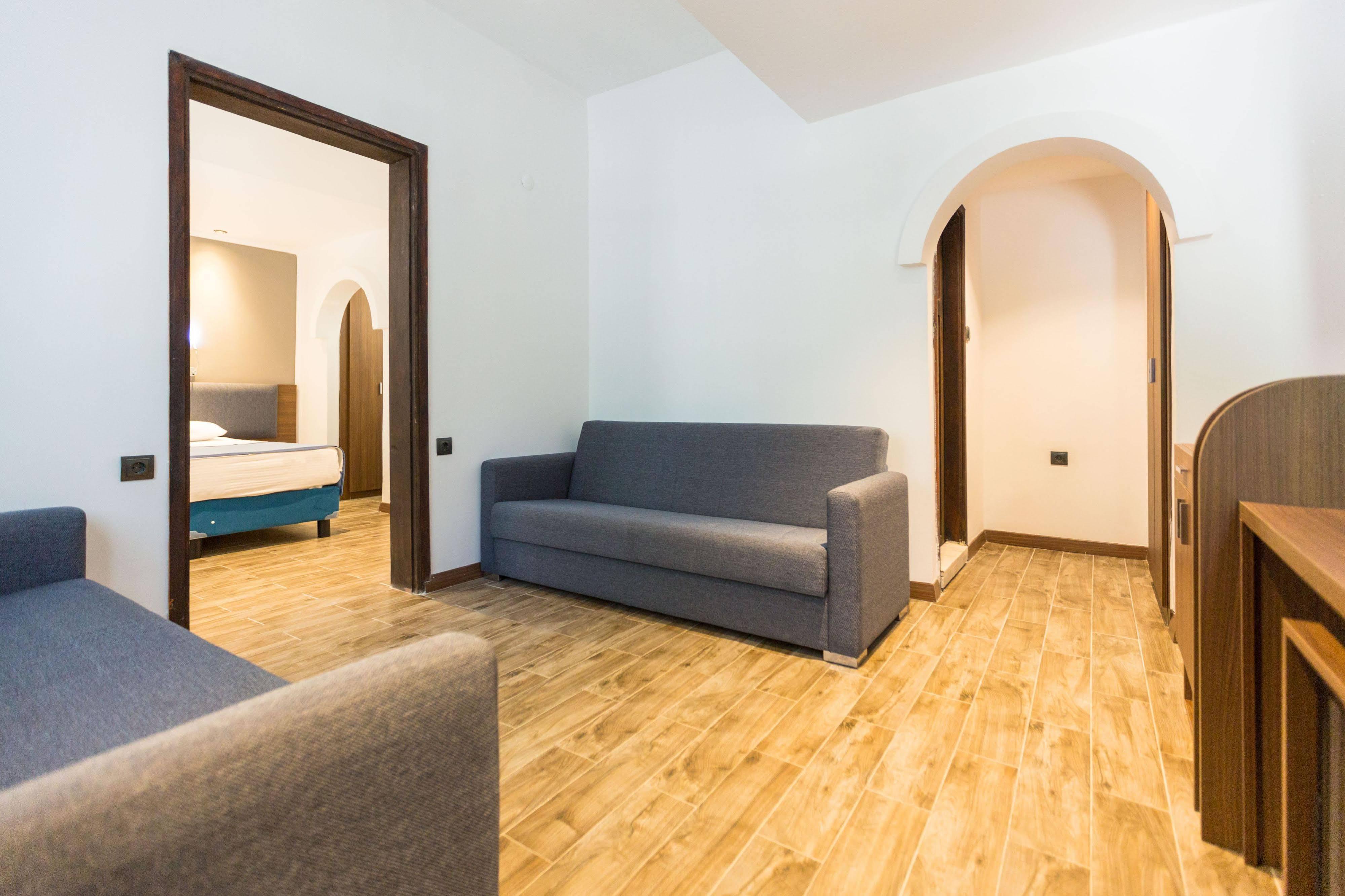 Risus Garden Marina Otel 3*